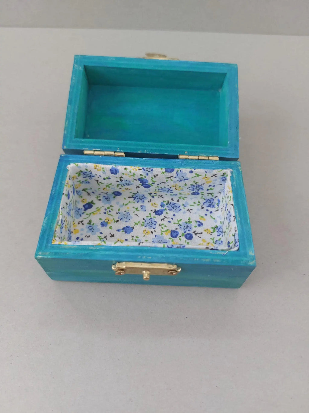 Hand‑Painted Swan Trinket Box • Turquoise Wooden Keepsake Box • Romantic Jewellery Storage • Cottagecore Gift - The Sleepy Easel
